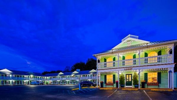 Key West Inn - Fairhope image 1